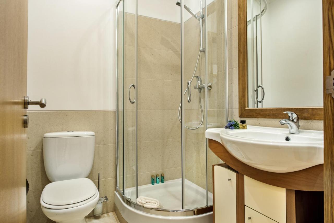 Gorgeous Two Bedroom Apartment In Carvoeiro Carvoeiro  Exterior photo